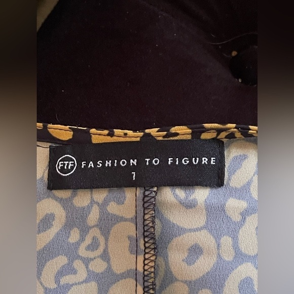 Size 1X Fashion to Figure Maxi Wrap around Dress, Animal Print, NWT - Picture 10 of 12